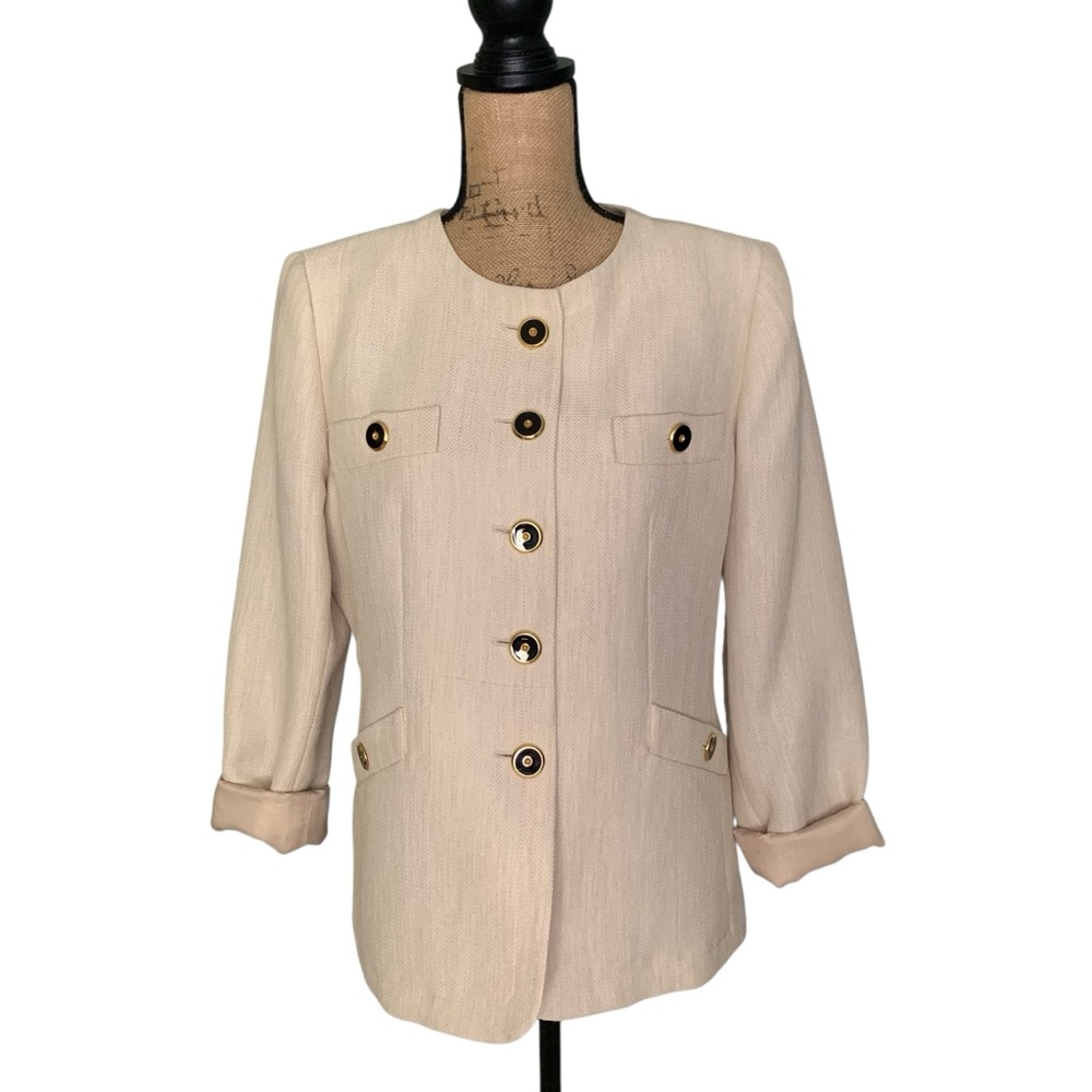Vintage Kasper Cream Blazer with Tailored Silhouette